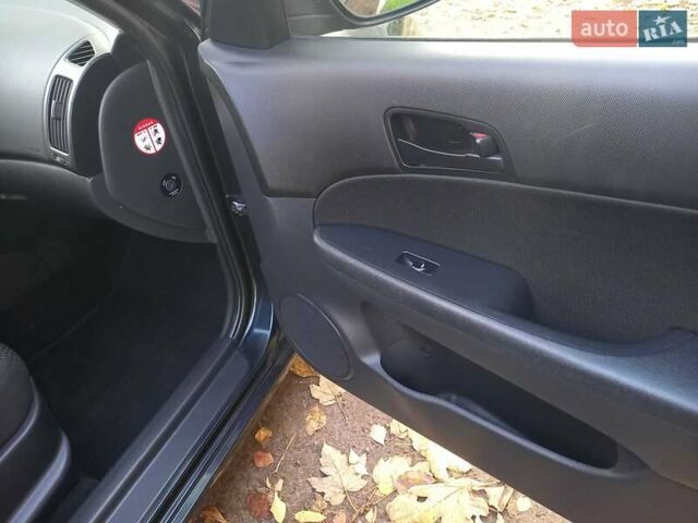Хендай i30 2009 у Черкасах на Automoto.ua Чорний Хендай i30, об'ємом двигуна 1.4 л та пробігом 188 тис. км за 6150 $, фото 19 на Automoto.ua