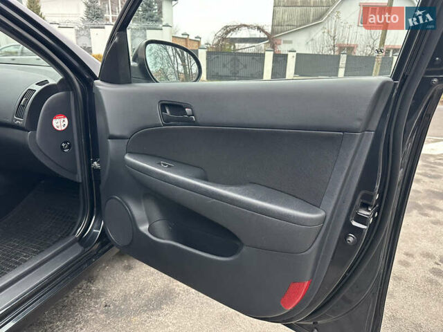 Черный Хендай i30, объемом двигателя 1.4 л и пробегом 199 тыс. км за 5599 $, фото 43 на Automoto.ua
