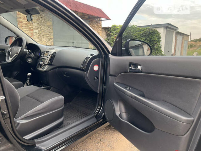 Чорний Хендай i30, об'ємом двигуна 1.59 л та пробігом 247 тис. км за 6250 $, фото 40 на Automoto.ua