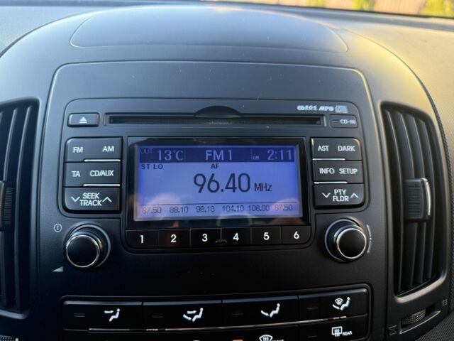 Хендай i30 2009 в Борисполе на Automoto.ua Черный Хендай i30, объемом двигателя 1.6 л и пробегом 229 тыс. км за 7000 $, фото 12 на Automoto.ua