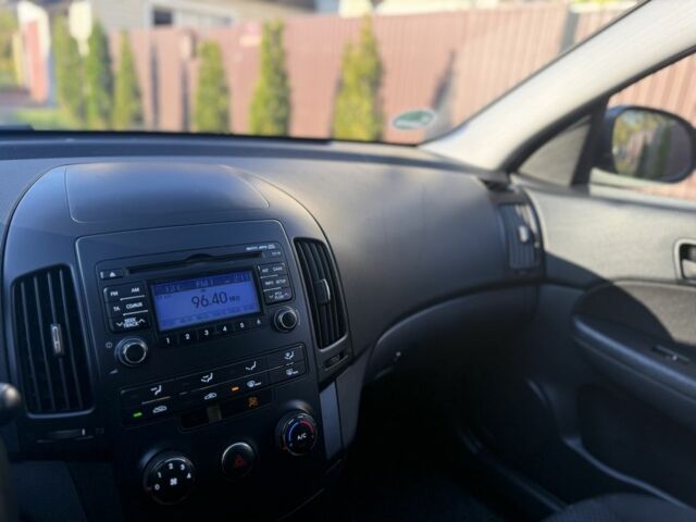 Хендай i30 2009 в Борисполе на Automoto.ua Черный Хендай i30, объемом двигателя 1.6 л и пробегом 229 тыс. км за 7000 $, фото 11 на Automoto.ua