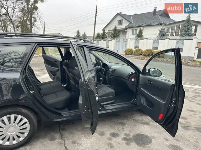 Черный Хендай i30, объемом двигателя 1.4 л и пробегом 199 тыс. км за 5599 $, фото 51 на Automoto.ua