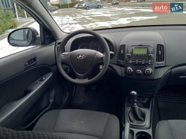 Чорний Хендай i30, об'ємом двигуна 1.4 л та пробігом 216 тис. км за 6400 $, фото 13 на Automoto.ua