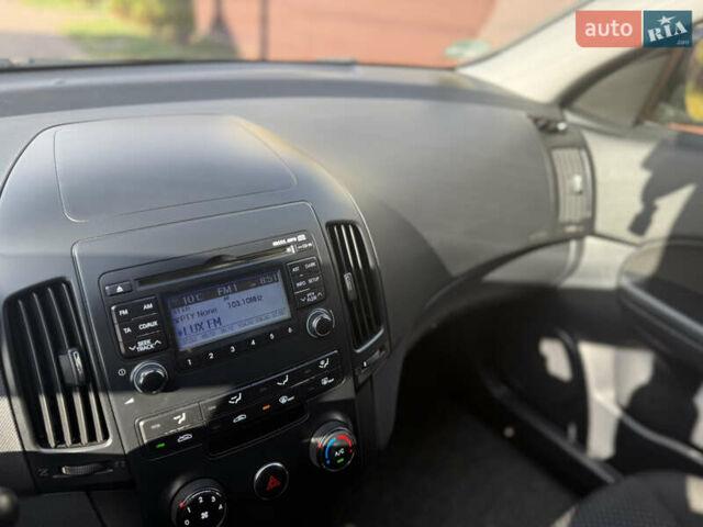 Хендай i30 2009 в Борисполе на Automoto.ua Черный Хендай i30, объемом двигателя 1.4 л и пробегом 146 тыс. км за 6800 $, фото 18 на Automoto.ua