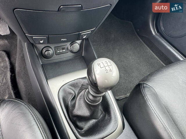 Черный Хендай i30, объемом двигателя 1.6 л и пробегом 187 тыс. км за 6900 $, фото 55 на Automoto.ua