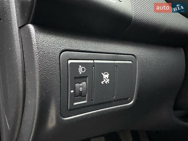 Черный Хендай i30, объемом двигателя 1.4 л и пробегом 199 тыс. км за 5599 $, фото 35 на Automoto.ua