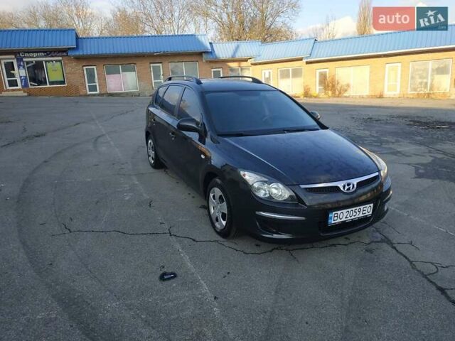 Черный Хендай i30, объемом двигателя 1.4 л и пробегом 158 тыс. км за 5600 $, фото 2 на Automoto.ua
