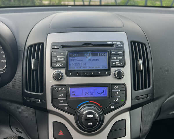 Чорний Хендай i30, об'ємом двигуна 1.4 л та пробігом 188 тис. км за 6850 $, фото 28 на Automoto.ua