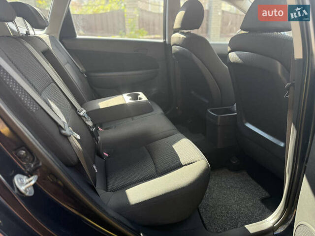 Хендай i30 2009 в Борисполе на Automoto.ua Черный Хендай i30, объемом двигателя 1.4 л и пробегом 146 тыс. км за 6800 $, фото 31 на Automoto.ua