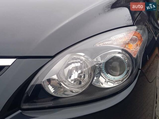 Черный Хендай i30, объемом двигателя 1.4 л и пробегом 216 тыс. км за 6300 $, фото 44 на Automoto.ua