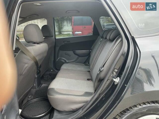 Хендай i30 2009 в Чернигове на Automoto.ua Черный Хендай i30, объемом двигателя 1.6 л и пробегом 262 тыс. км за 5600 $, фото 8 на Automoto.ua
