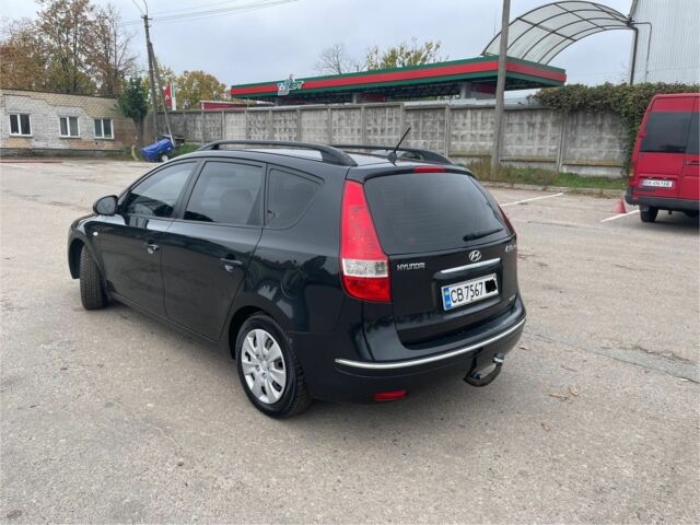 Черный Хендай i30, объемом двигателя 1.6 л и пробегом 262 тыс. км за 5600 $, фото 4 на Automoto.ua