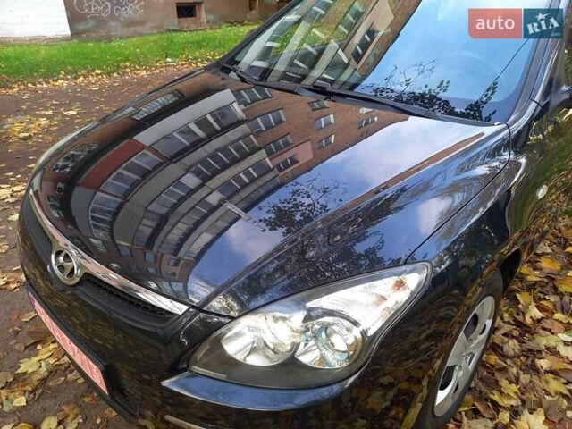 Хендай i30 2009 у Черкасах на Automoto.ua Чорний Хендай i30, об'ємом двигуна 1.4 л та пробігом 188 тис. км за 6150 $, фото 5 на Automoto.ua
