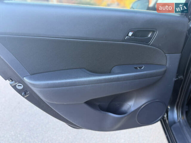 Хендай i30 2009 в Борисполе на Automoto.ua Черный Хендай i30, объемом двигателя 1.6 л и пробегом 229 тыс. км за 7000 $, фото 43 на Automoto.ua
