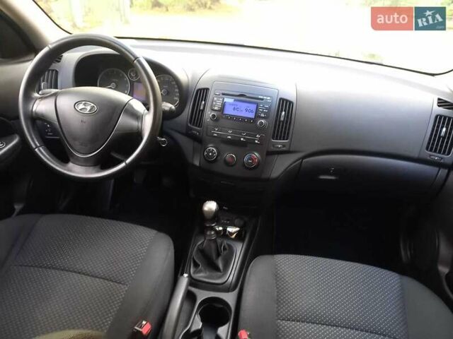 Хендай i30 2009 у Черкасах на Automoto.ua Чорний Хендай i30, об'ємом двигуна 1.4 л та пробігом 188 тис. км за 6150 $, фото 14 на Automoto.ua