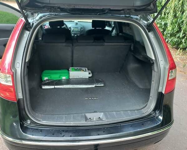 Черный Хендай i30, объемом двигателя 1.58 л и пробегом 203 тыс. км за 5700 $, фото 20 на Automoto.ua