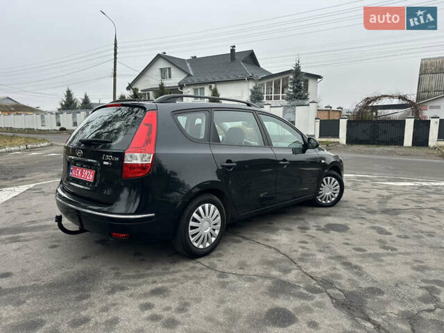 Черный Хендай i30, объемом двигателя 1.4 л и пробегом 199 тыс. км за 5599 $, фото 9 на Automoto.ua