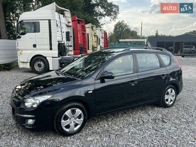 Чорний Хендай i30, об'ємом двигуна 1.4 л та пробігом 188 тис. км за 6850 $, фото 4 на Automoto.ua
