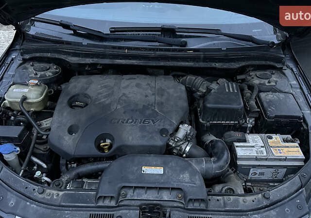 Черный Хендай i30, объемом двигателя 1.58 л и пробегом 243 тыс. км за 5500 $, фото 9 на Automoto.ua