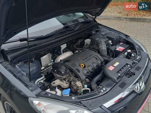Черный Хендай i30, объемом двигателя 1.4 л и пробегом 216 тыс. км за 6300 $, фото 46 на Automoto.ua