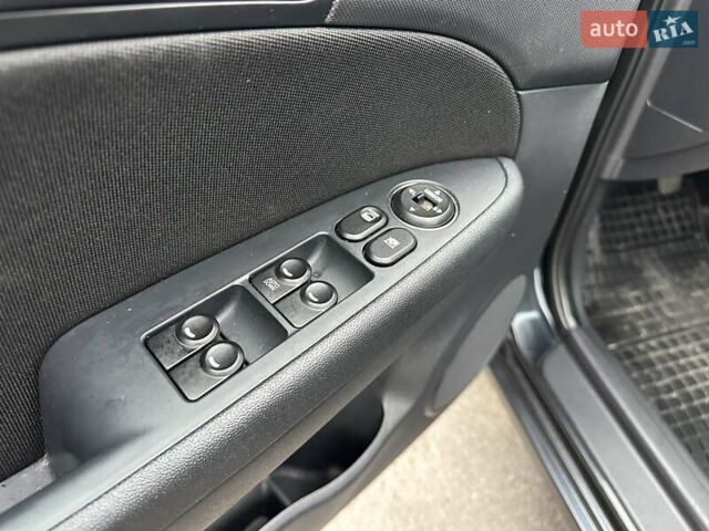 Черный Хендай i30, объемом двигателя 1.4 л и пробегом 199 тыс. км за 5599 $, фото 32 на Automoto.ua