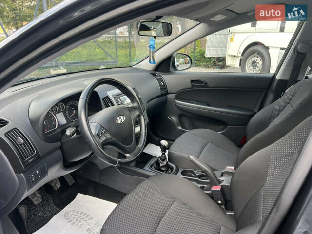 Чорний Хендай i30, об'ємом двигуна 1.4 л та пробігом 188 тис. км за 6850 $, фото 24 на Automoto.ua