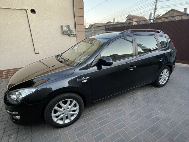 Чорний Хендай i30, об'ємом двигуна 1.4 л та пробігом 217 тис. км за 5500 $, фото 7 на Automoto.ua
