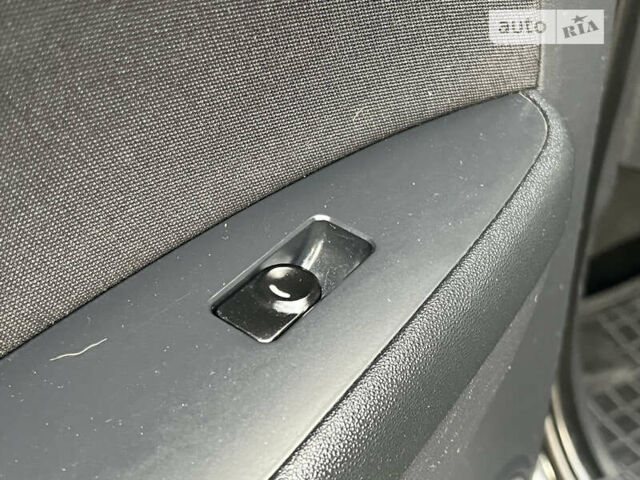 Чорний Хендай i30, об'ємом двигуна 1.59 л та пробігом 247 тис. км за 6250 $, фото 34 на Automoto.ua