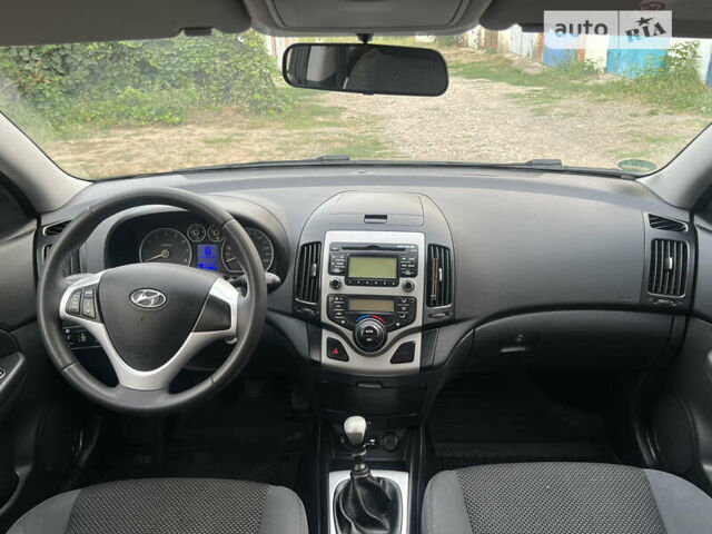 Чорний Хендай i30, об'ємом двигуна 1.59 л та пробігом 247 тис. км за 6250 $, фото 46 на Automoto.ua