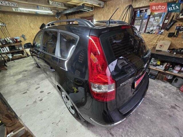 Чорний Хендай i30, об'ємом двигуна 1.6 л та пробігом 231 тис. км за 5600 $, фото 3 на Automoto.ua