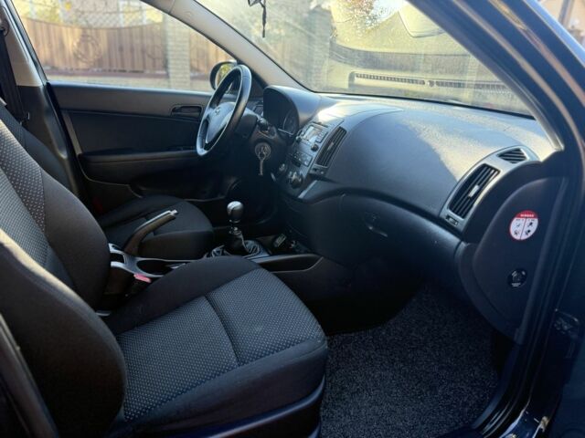 Хендай i30 2009 в Борисполе на Automoto.ua Черный Хендай i30, объемом двигателя 1.6 л и пробегом 229 тыс. км за 7000 $, фото 13 на Automoto.ua