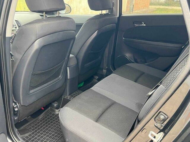Черный Хендай i30, объемом двигателя 1.6 л и пробегом 265 тыс. км за 6200 $, фото 16 на Automoto.ua