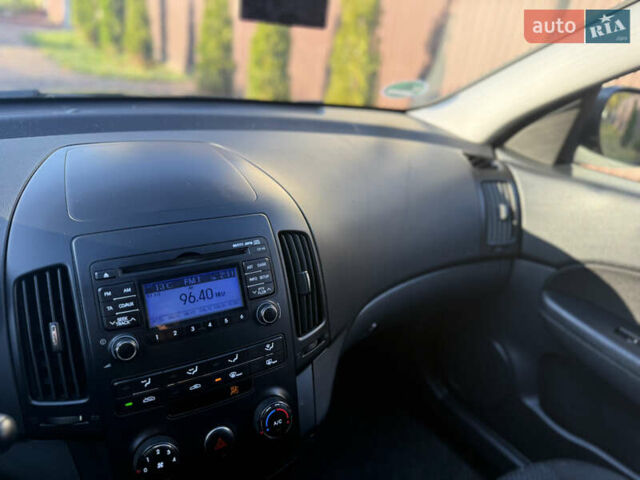 Хендай i30 2009 в Борисполе на Automoto.ua Черный Хендай i30, объемом двигателя 1.6 л и пробегом 229 тыс. км за 7000 $, фото 30 на Automoto.ua