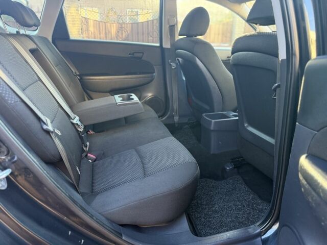 Хендай i30 2009 в Борисполе на Automoto.ua Черный Хендай i30, объемом двигателя 1.6 л и пробегом 229 тыс. км за 7000 $, фото 16 на Automoto.ua