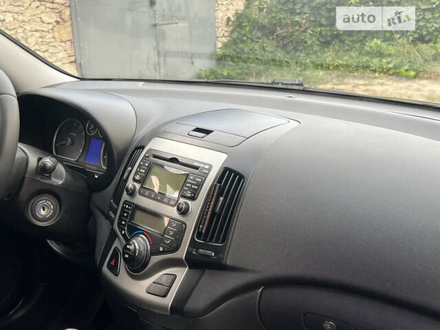 Чорний Хендай i30, об'ємом двигуна 1.59 л та пробігом 247 тис. км за 6250 $, фото 43 на Automoto.ua