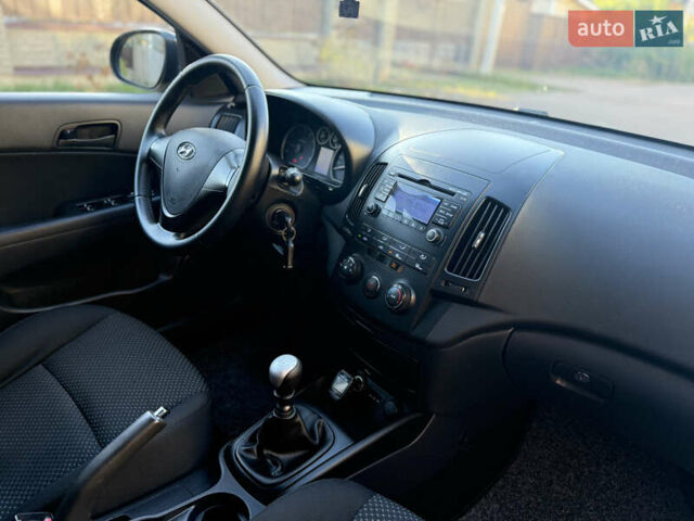 Хендай i30 2009 в Борисполе на Automoto.ua Черный Хендай i30, объемом двигателя 1.6 л и пробегом 229 тыс. км за 7000 $, фото 36 на Automoto.ua