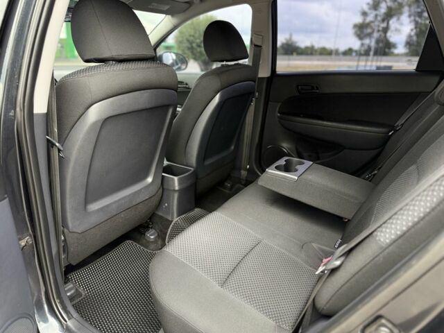 Черный Хендай i30, объемом двигателя 1.4 л и пробегом 172 тыс. км за 5950 $, фото 9 на Automoto.ua