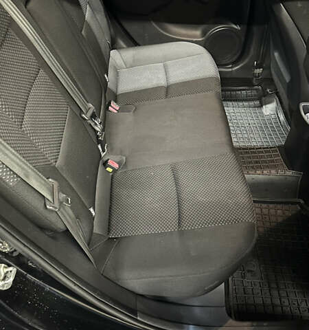 Черный Хендай i30, объемом двигателя 1.58 л и пробегом 243 тыс. км за 5500 $, фото 19 на Automoto.ua