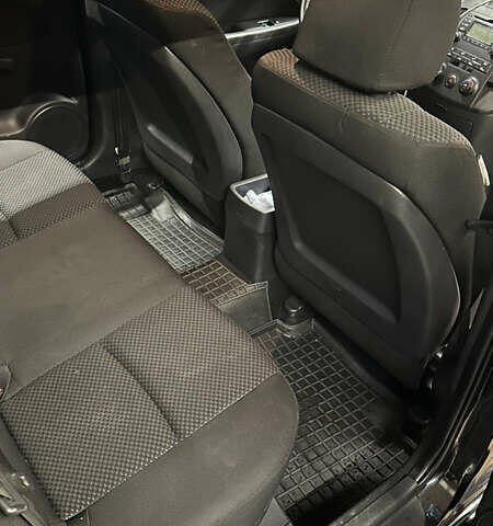 Черный Хендай i30, объемом двигателя 1.58 л и пробегом 243 тыс. км за 5500 $, фото 17 на Automoto.ua