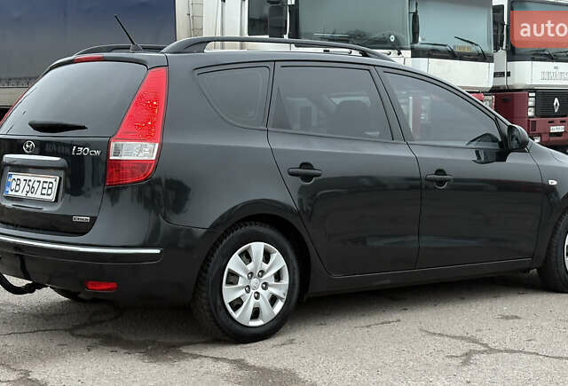 Черный Хендай i30, объемом двигателя 1.6 л и пробегом 265 тыс. км за 5900 $, фото 7 на Automoto.ua