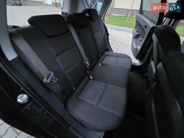 Черный Хендай i30, объемом двигателя 1.6 л и пробегом 231 тыс. км за 5350 $, фото 23 на Automoto.ua