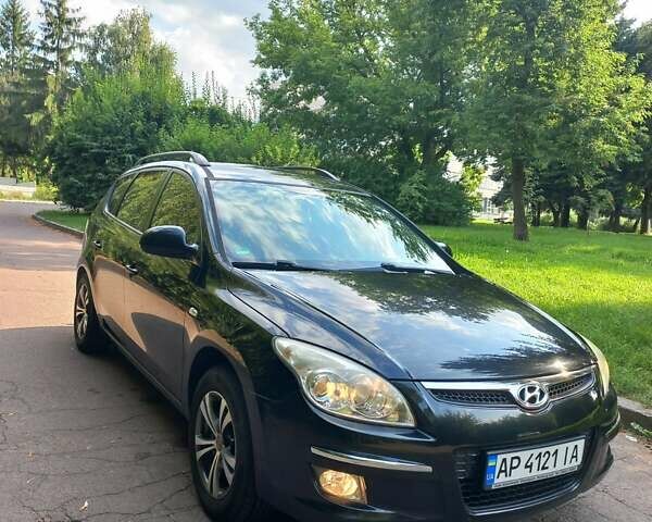 Черный Хендай i30, объемом двигателя 1.58 л и пробегом 203 тыс. км за 5700 $, фото 4 на Automoto.ua