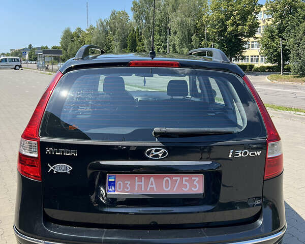 Черный Хендай i30, объемом двигателя 1.59 л и пробегом 231 тыс. км за 6500 $, фото 2 на Automoto.ua