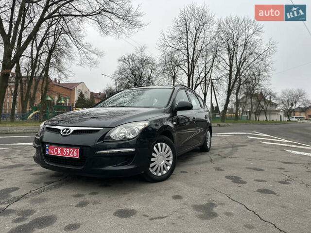 Черный Хендай i30, объемом двигателя 1.4 л и пробегом 199 тыс. км за 5599 $, фото 3 на Automoto.ua