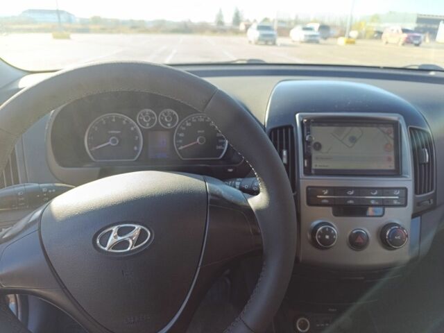 Черный Хендай i30, объемом двигателя 1.4 л и пробегом 237 тыс. км за 5600 $, фото 4 на Automoto.ua