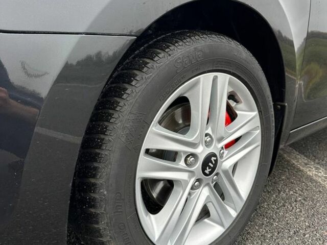 Черный Хендай i30, объемом двигателя 1.4 л и пробегом 190 тыс. км за 6700 $, фото 4 на Automoto.ua