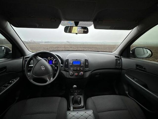 Черный Хендай i30, объемом двигателя 1.4 л и пробегом 190 тыс. км за 6700 $, фото 8 на Automoto.ua