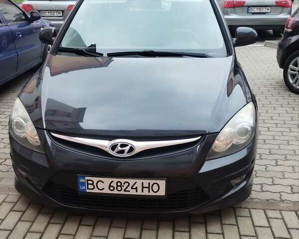 Черный Хендай i30, объемом двигателя 1.58 л и пробегом 190 тыс. км за 7100 $, фото 14 на Automoto.ua