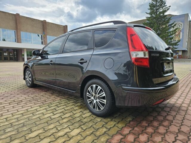 Черный Хендай i30, объемом двигателя 1.4 л и пробегом 157 тыс. км за 6700 $, фото 3 на Automoto.ua