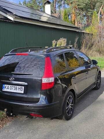 Черный Хендай i30, объемом двигателя 1.6 л и пробегом 241 тыс. км за 6400 $, фото 3 на Automoto.ua